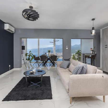2 Bedroom Amazing In Appartement Rijeka