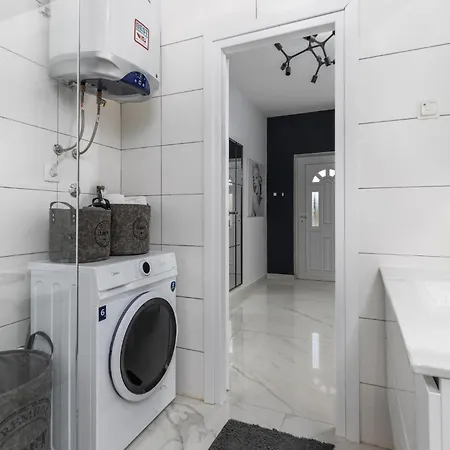 Appartamento Front In Fiume