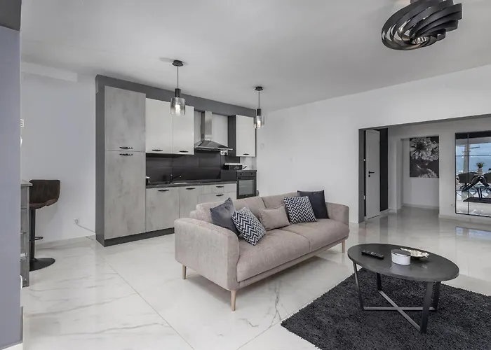 2 Bedroom Amazing In Apartmán Rijeka