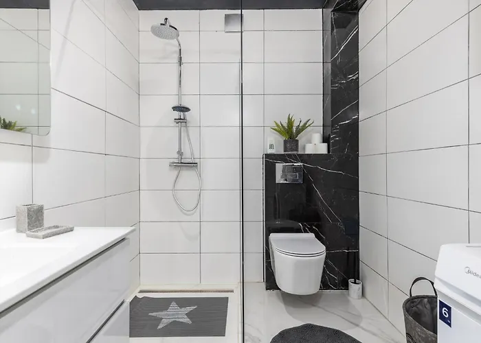 2 Bedroom Amazing In Lägenhet *