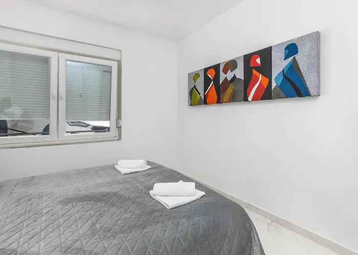 2 Bedroom Amazing In Lägenhet